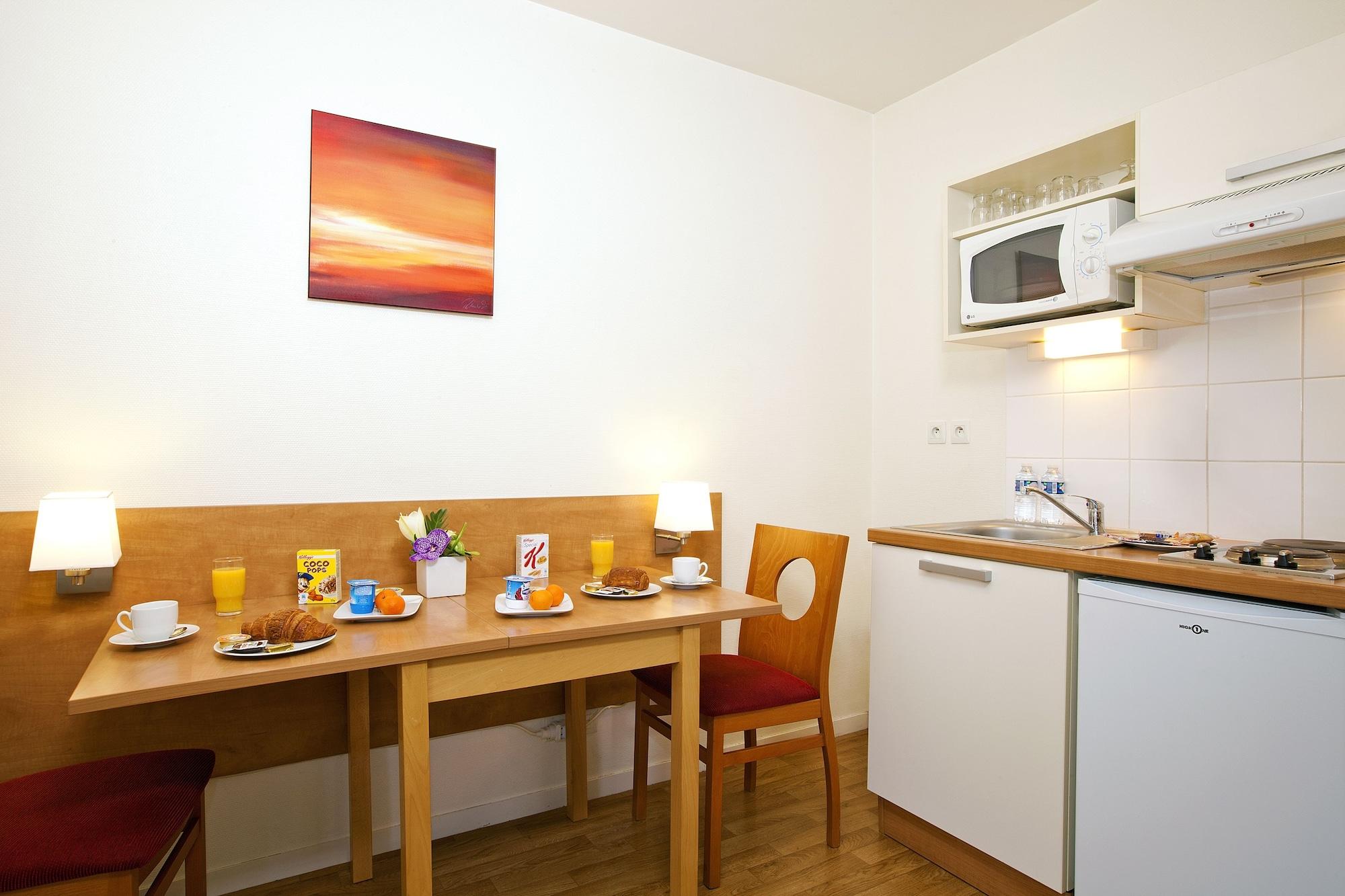 Sejours & Affaires Rennes Villa Camilla Екстер'єр фото