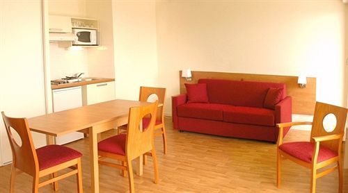 Sejours & Affaires Rennes Villa Camilla Екстер'єр фото